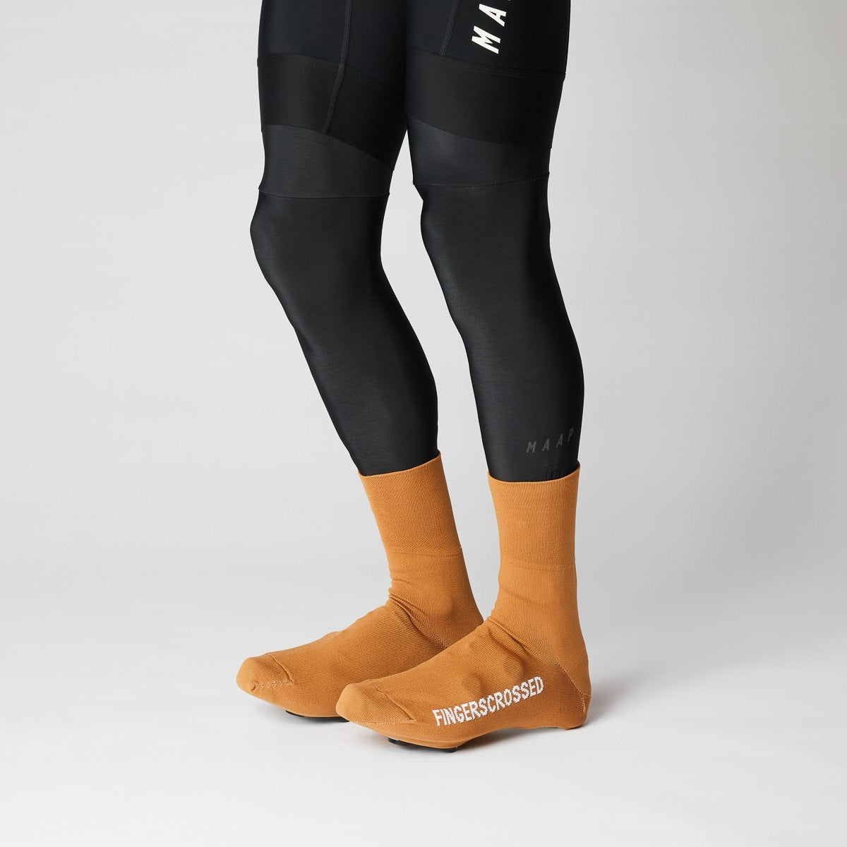 fingerscrossed-oversocks-camel