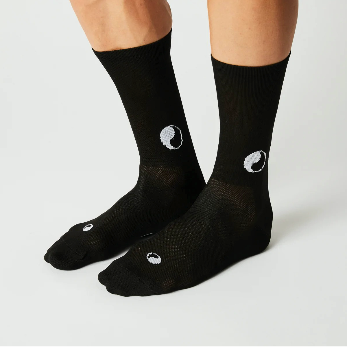 fingerscrossed-yin-yang-socks-black