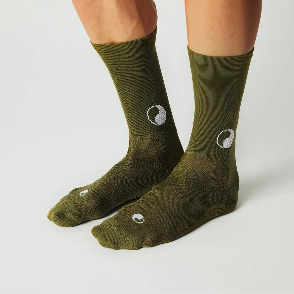 fingerscrossed-yin-yang-socks-olive