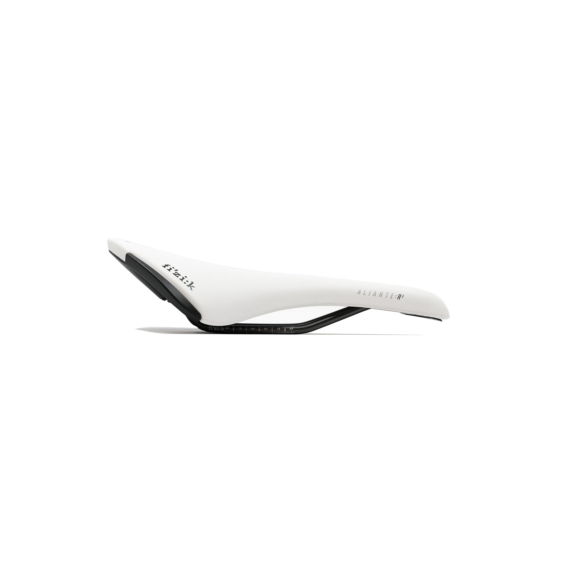 fizik-aliante-r3-open-saddle-white_c3967519-c470-4bb7-a02d-bcc60ef8a7e2