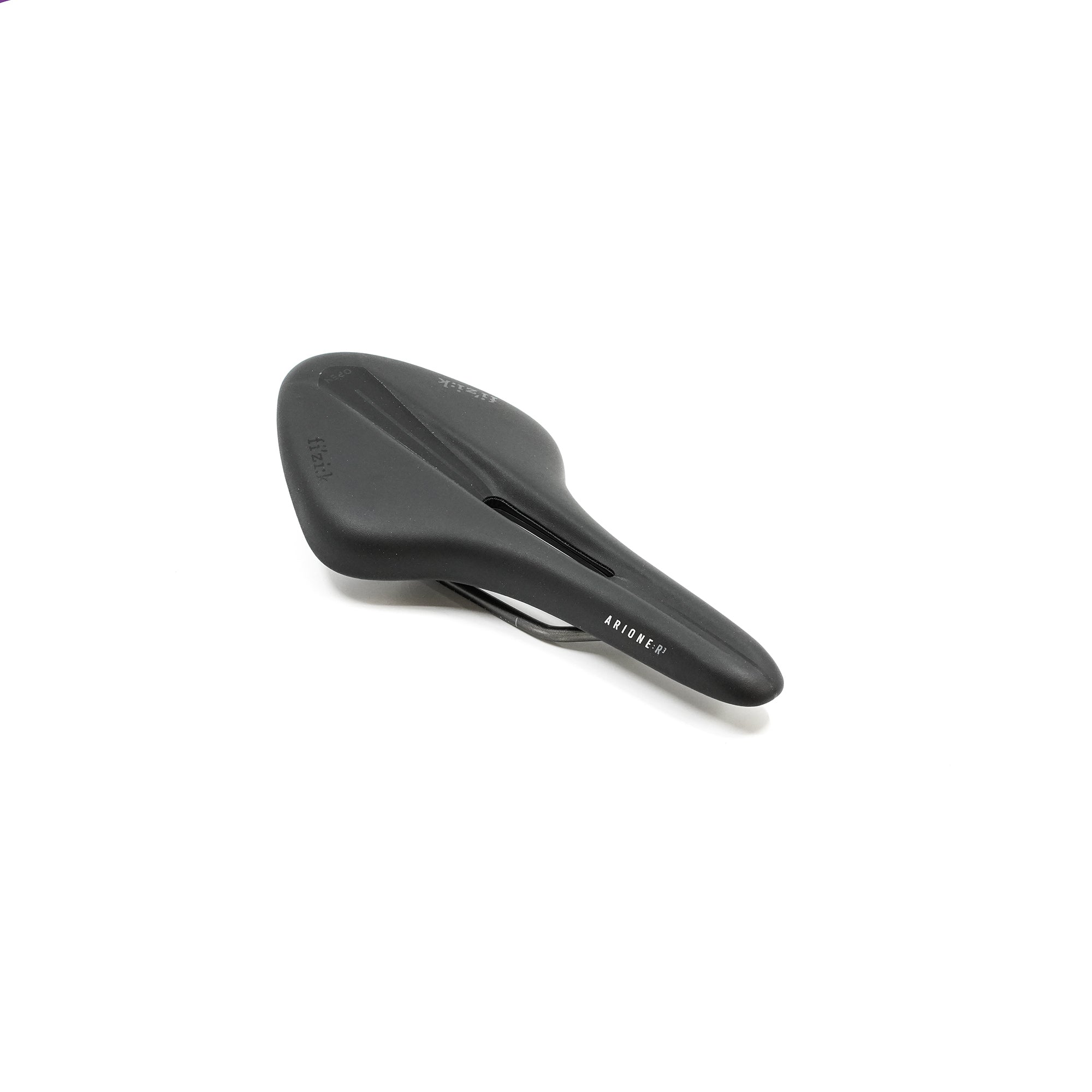 fizik-arione-r3-open-carbon-saddle-black