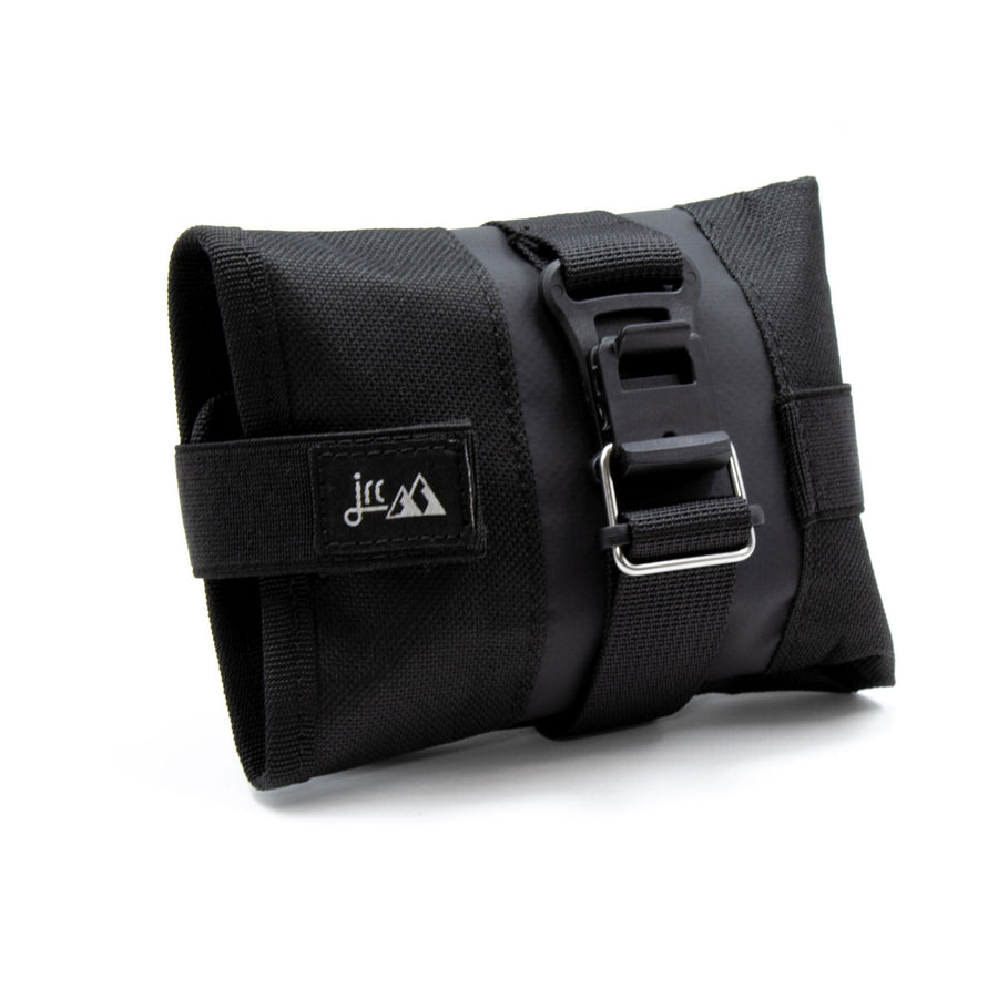 jrc-hokan-saddle-roll-bag-2-0-black