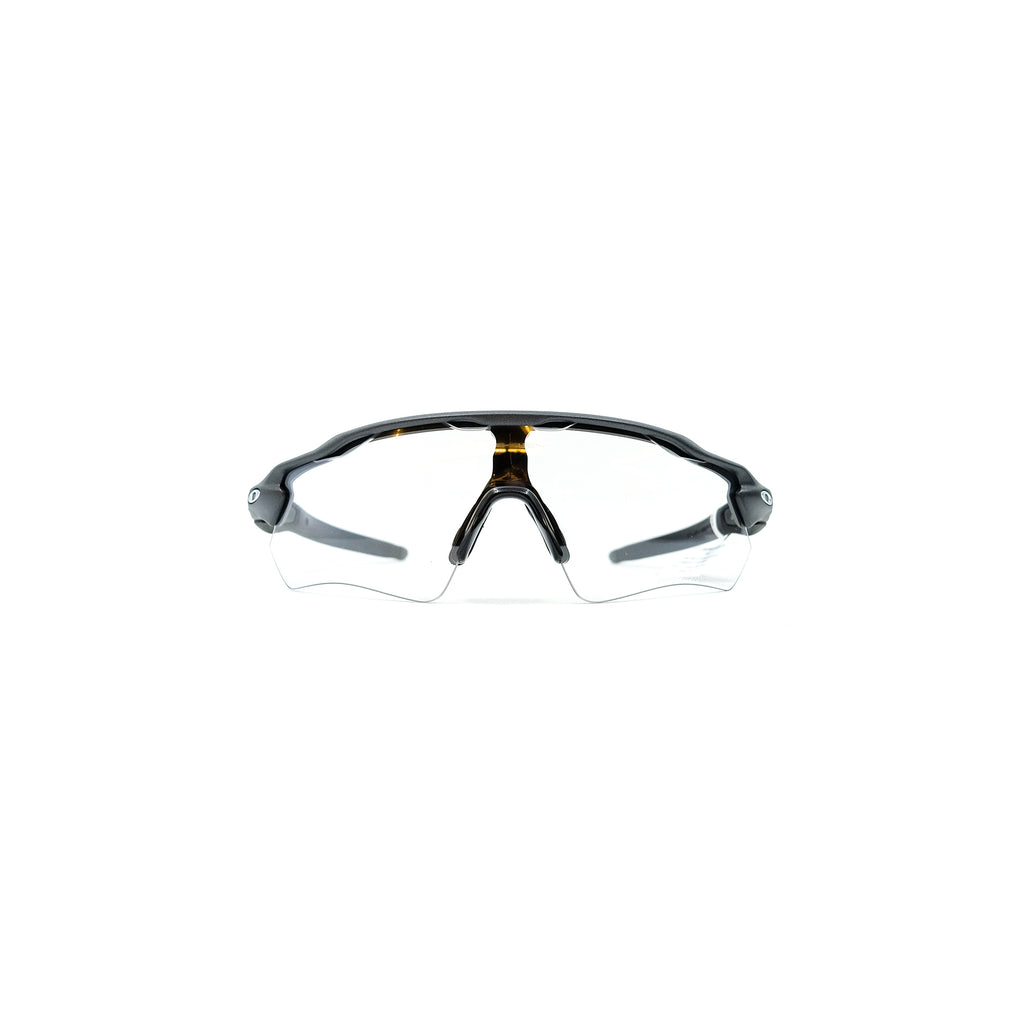 oakley-radar-ev-path-sunglasses-steel-clear-to-black-iridium-photochromic-lens-front_5f7e4032-2eff-4a3f-9f7e-1db93d22de54