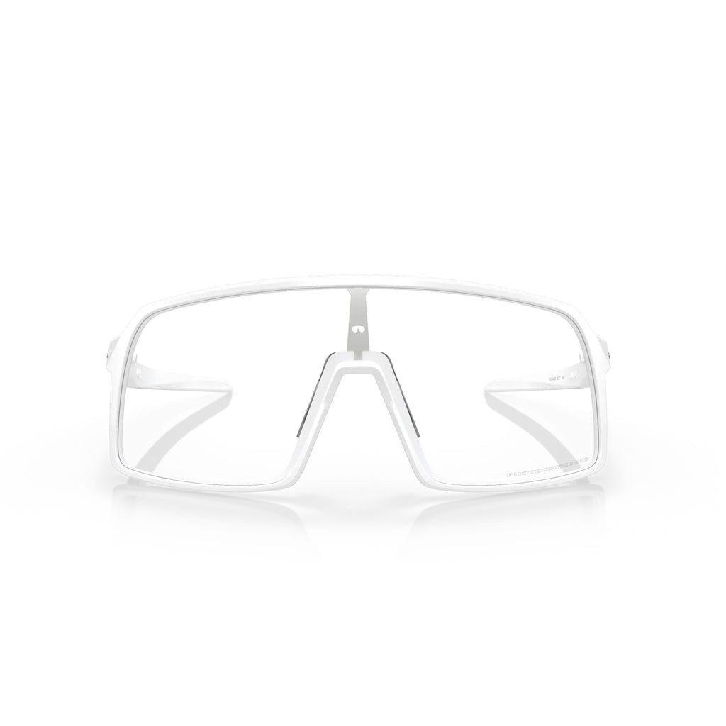 oakley-sutro-sunglasses-matte-white-clear-to-black-iridium-photochromic-lens