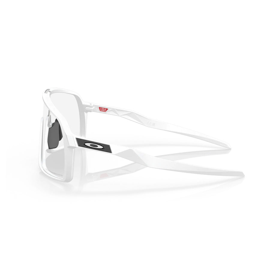 oakley-sutro-sunglasses-matte-white-clear-to-black-iridium-photochromic-lens