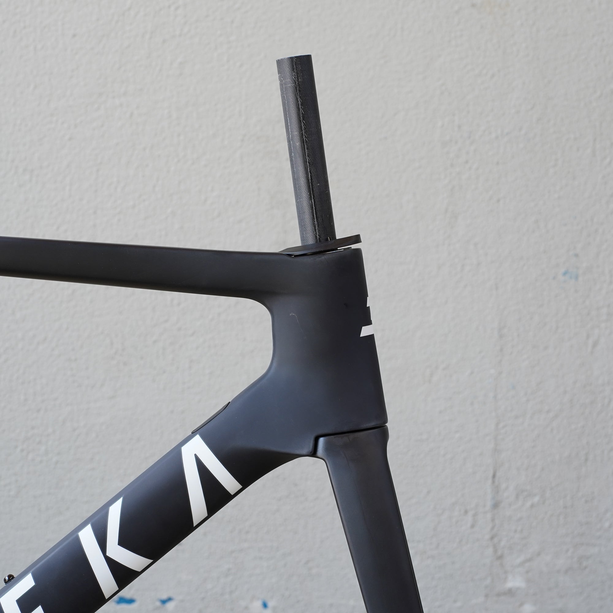 SEKA Exceed Aero Road Frameset - Matte Ink Black (M) & 38/110 Handlebar