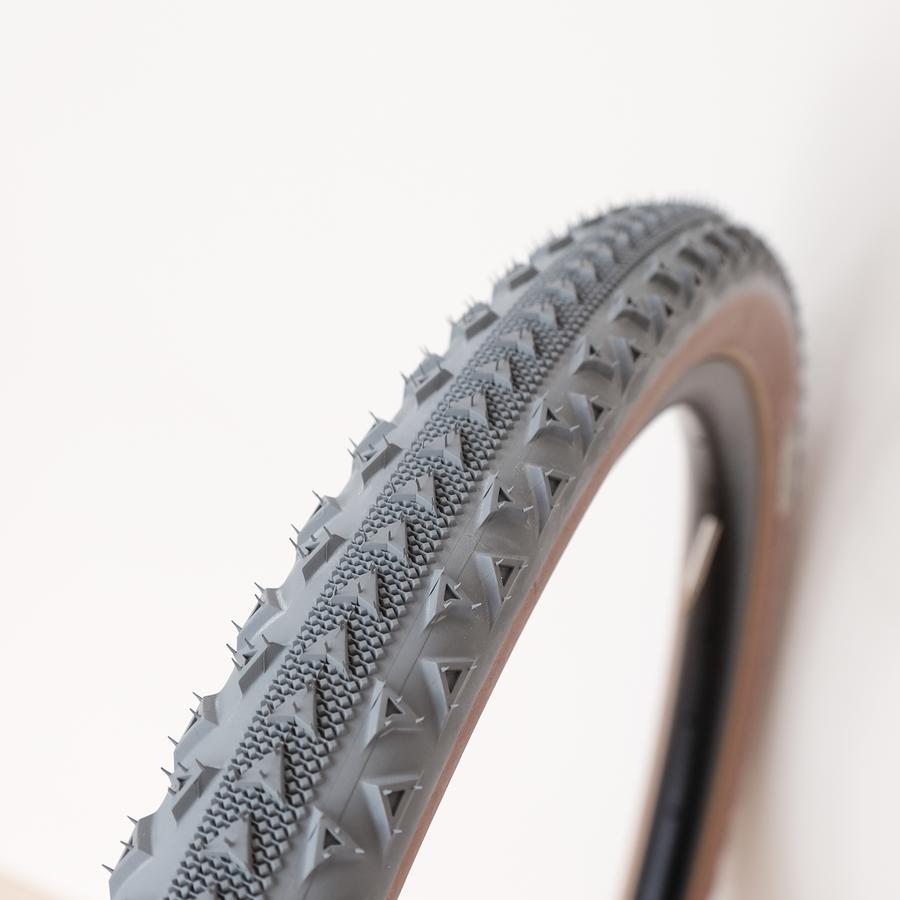 ultradynamico-rose-race-gravel-tyre-650b-x-47-99mm-amber-grey-on-rim